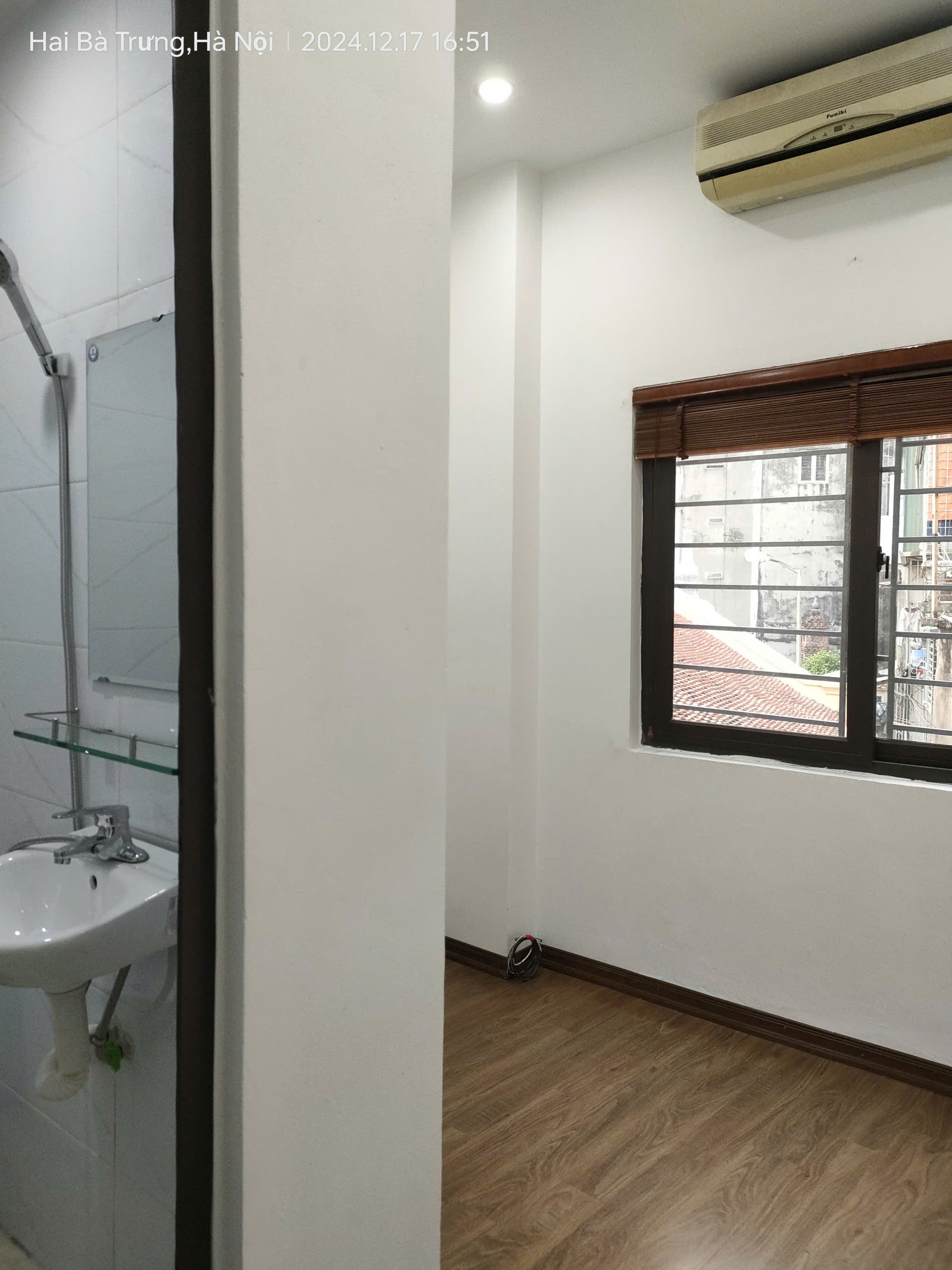 Bán gấp giá rẻ Tân Mai 10m/15m, 5 tầng, mặt tiền 2.6m, 2.35 tỷ Hoàng Mai 2