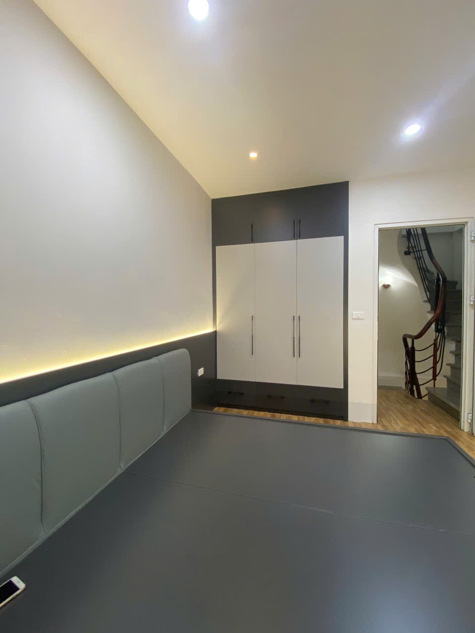 NHÀ NGỌC THỤY – LONG BIÊN  30m² – MẶT TIỀN 3m – 3 TẦNG – Ô TÔ QUA CỔNG 3
