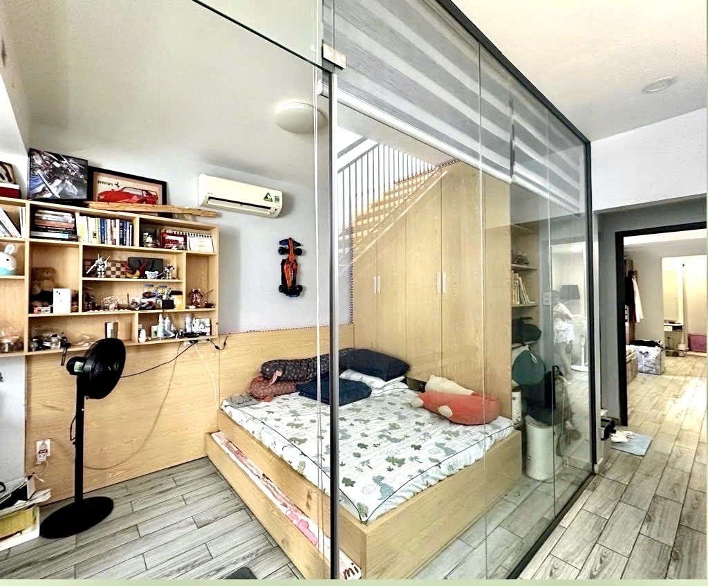 BÁN NHÀ 3 TẦNG- NGANG 4.9M- DT 72M2- Đ.BẾN VÂN ĐỒN- GIẢM CHÀO HƠN 1 TỎI-  LƯU THÔNG Q8-Q1- GẦN 4