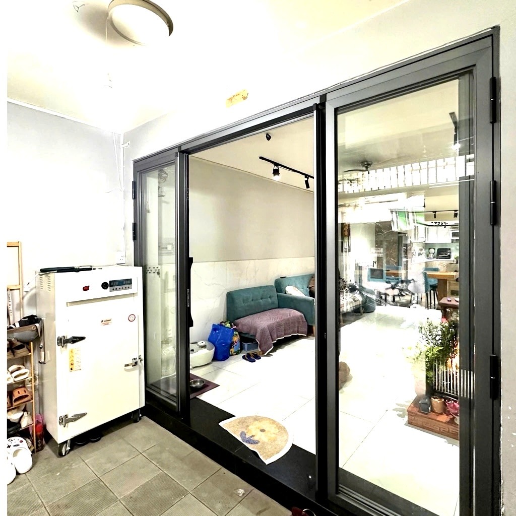 NHÀ NGANG LỚN 4.9M-Đ.BẾN VÂN ĐỒN- ĐẸP, SANG XỊN SÒ- GIAO THƯƠNG Q8 VỚI Q1 - HƯỚNG ĐI Đ.KHÁNH HỘI- 2