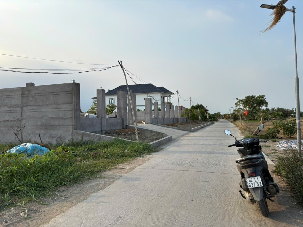 Nhà vườn 351m2 mt đường 7m xã Tân Lân giá rẻ đầu tư 2 tỏi 7 4