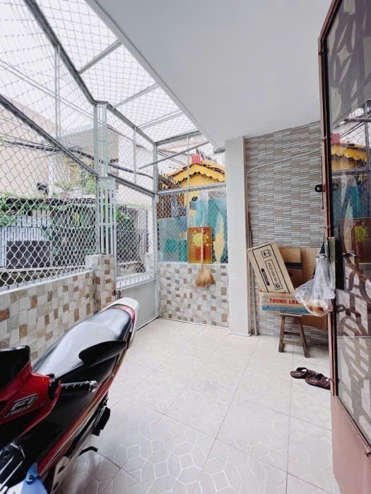 BÁN NHÀ Đ.NGUYỄN THẦN HIỄN- CÁCH VÀI BƯỚC CHÂN RA MẶT TIỀN- 81.5M2 CHỈ 7.45T- GIAO THƯƠNG  TÔN 3