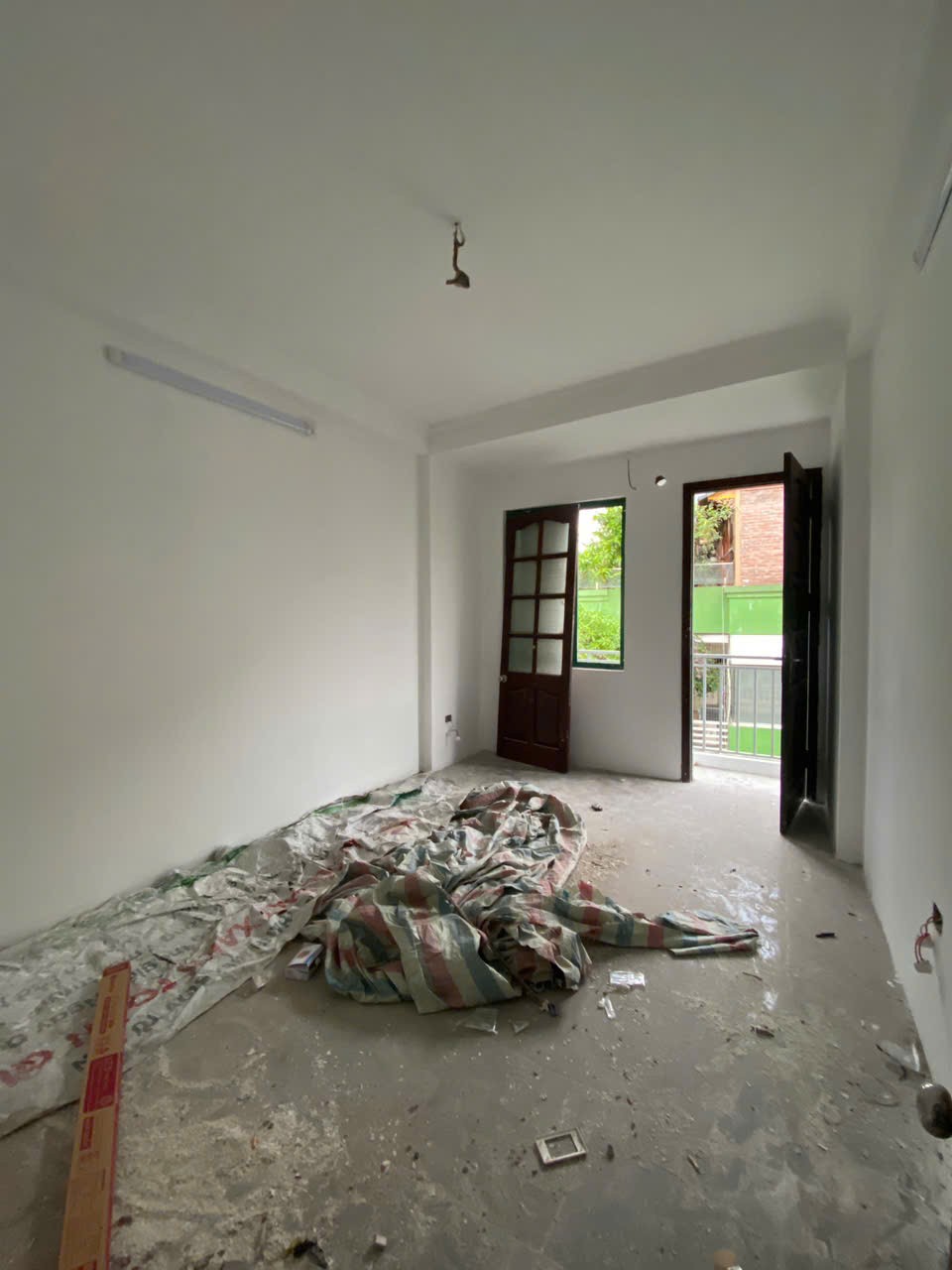 CHO THUÊ NHÀ NGỌC LÂM – LONG BIÊN  5 TẦNG – Ô TÔ ĐỖ CỬA