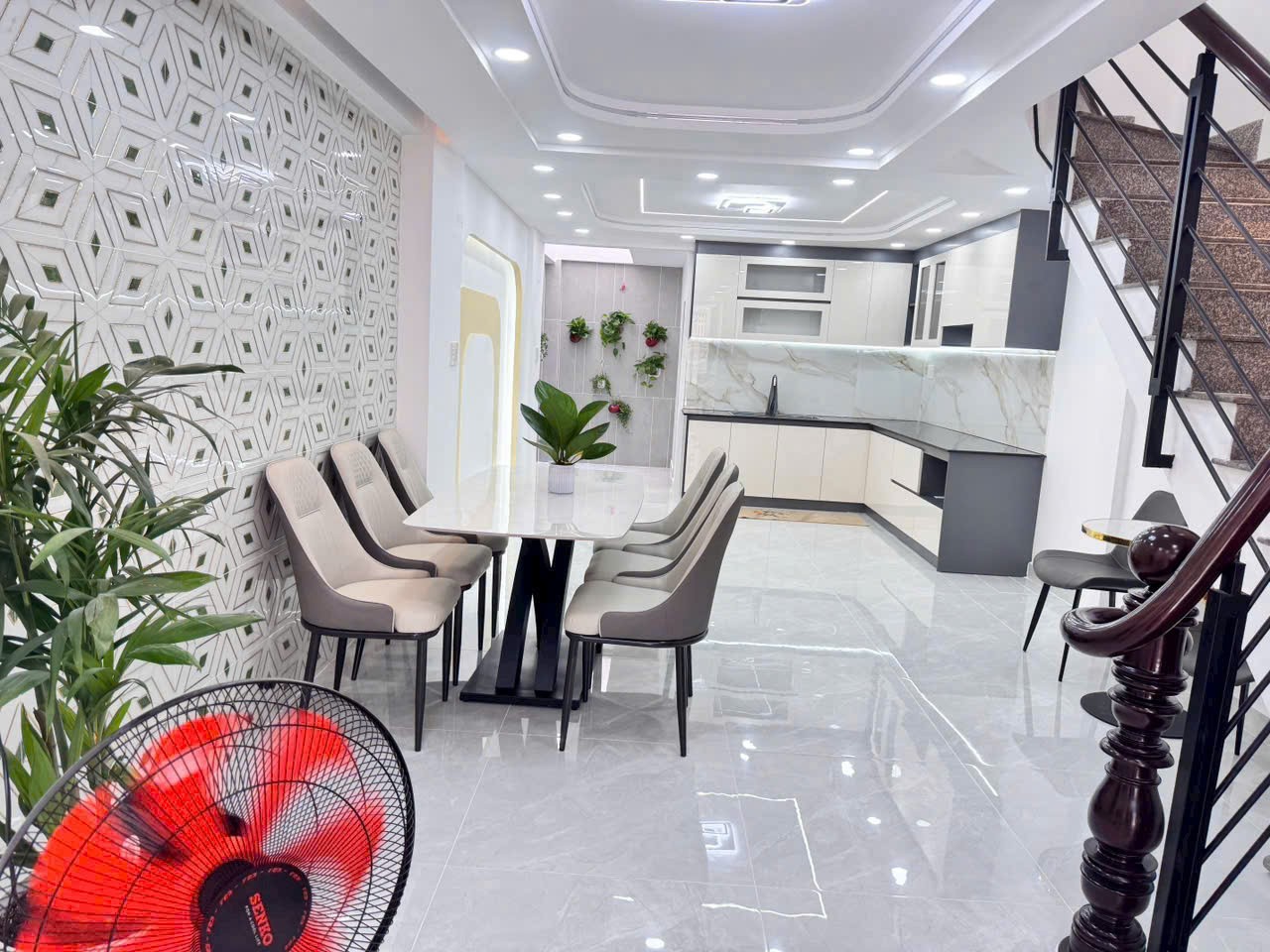 Bán nhà mới xây 832/....Chiến Lược, Bình Trị Đông dt 72m2 ,2 lầu, 5pn,4wc giá 6,85 tỷ 5