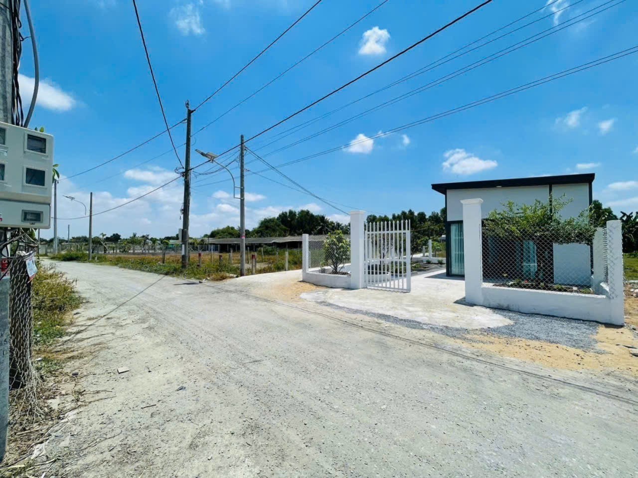 Bán nhà vườn mt đường Nguyễn Thị Tầm, Bình Lãng, Tân Trụ dt 166m2 full thổ giá 1,11 tỷ 12