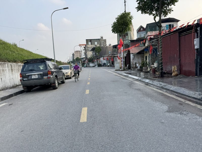 Bán đất Phúc Lợi 60m2: mặt tiền rộng 4,5m - 3 ô tô tránh - mặt đường Đê Vàng kinh doanh 3
