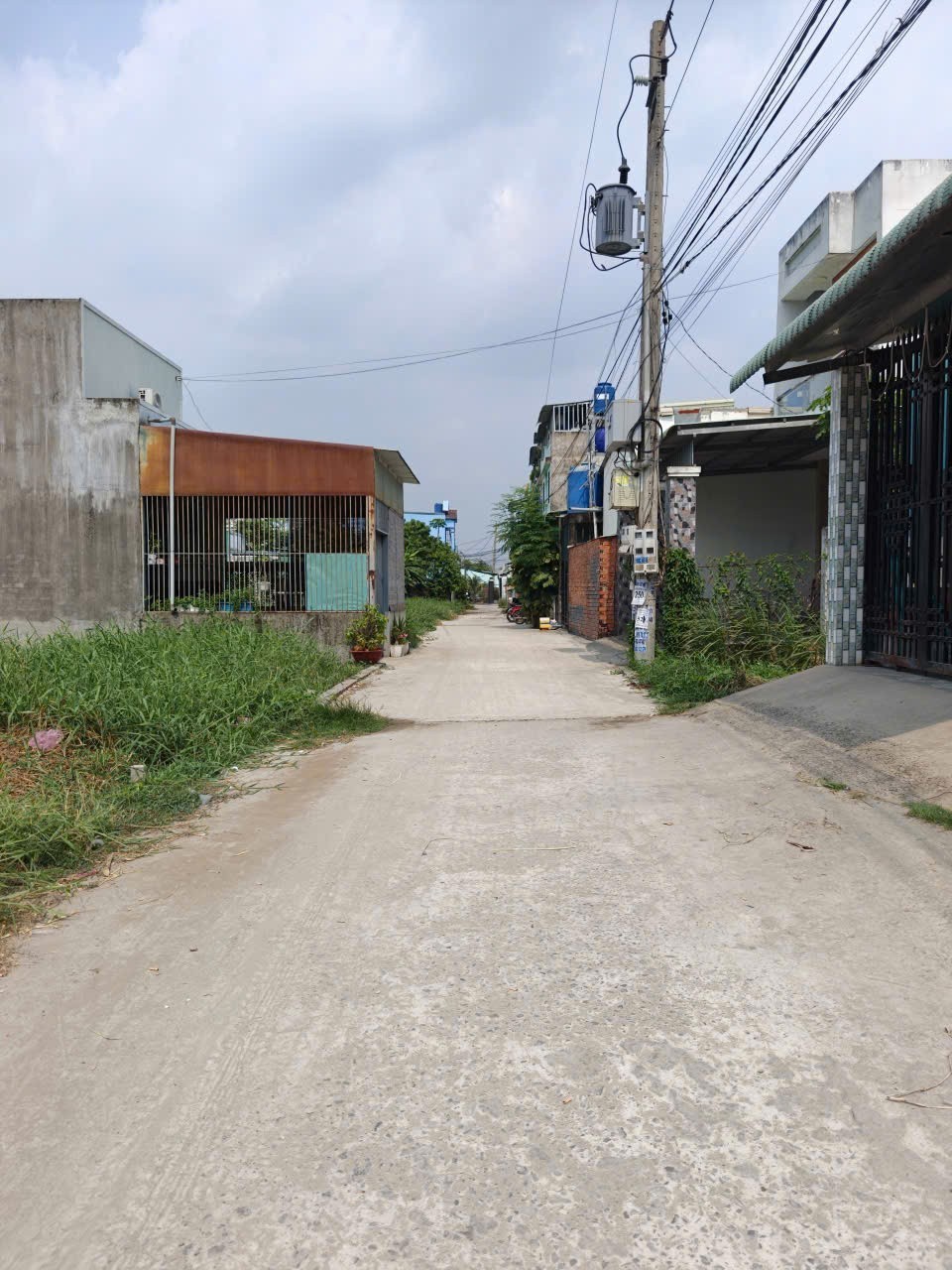 Bán đất thổ cư đường beton 4m xã Đức Hòa Đông gần cổng chào Tân Đức dt 105m2 giá 1,3 tỷ 3