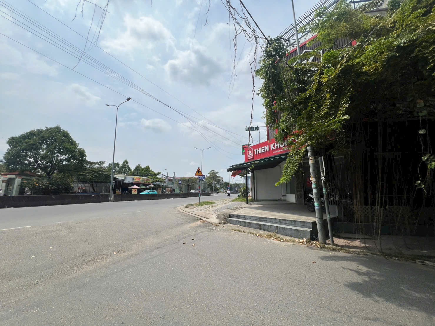 Cho thuê Nhà mặt tiền Phường Phú Hữu, Quận 9, Diện tích 216m², Giá 50 Triệu/tháng 2