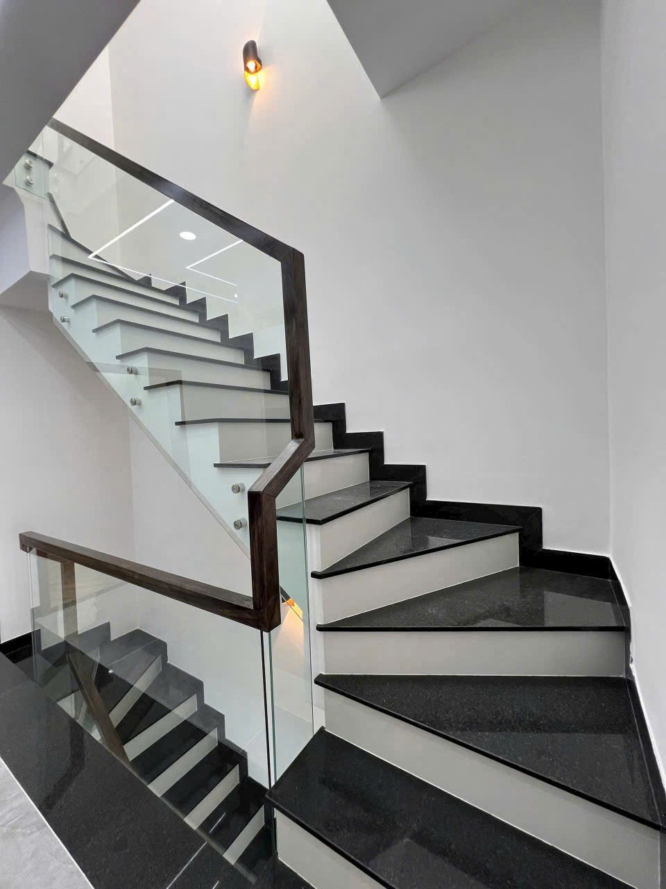 Bán nhà đường D18, KDC Cát Tường Phú Sinh, Đức Lập Hạ dt 65,2m2. 3 lầu, 4pn,4wc giá 3,45 tỷ 8
