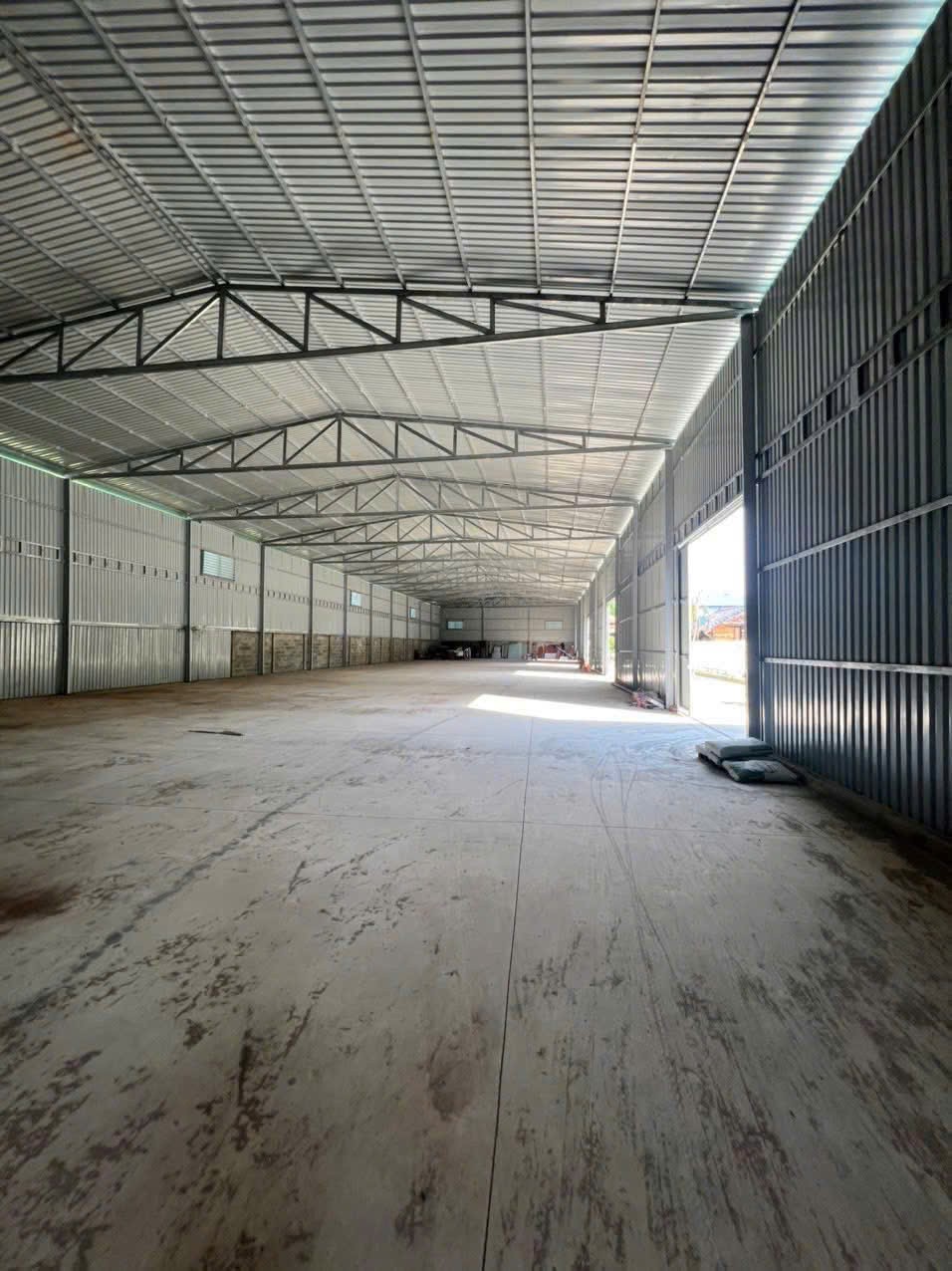 Cho thuê Kho - Nhà xưởng Phường Long Phước, Quận 9, Diện tích 3000m², Giá Thương lượng 5