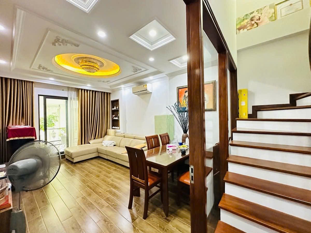 Hiếm. Bán nhà vị trí đắc địa đường Cổ Linh - Long Biên - HN 3