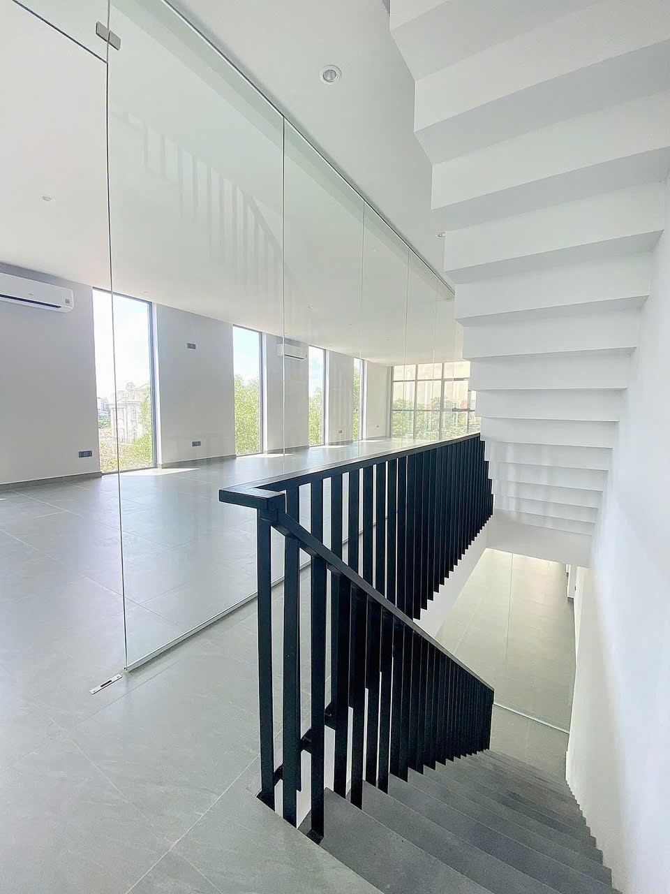 Cho thuê Văn phòng Phường Thảo Điền, Quận 2, Diện tích 113m², Giá Thương lượng 2