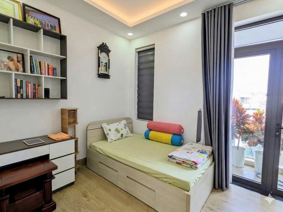 Bán Nhà  Góc 2 Mặt Tiền Đường Huỳnh Tấn Phát, Quận 7 - Cạnh Phú Mỹ Hưng - 5TỶ5. 4