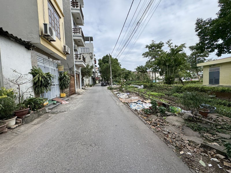 Cần bán lô góc 45,9m2 đất đường Nguyễn Cao Luyện, đối diện vườn hoa chung cư N10 Việt Hưng 3