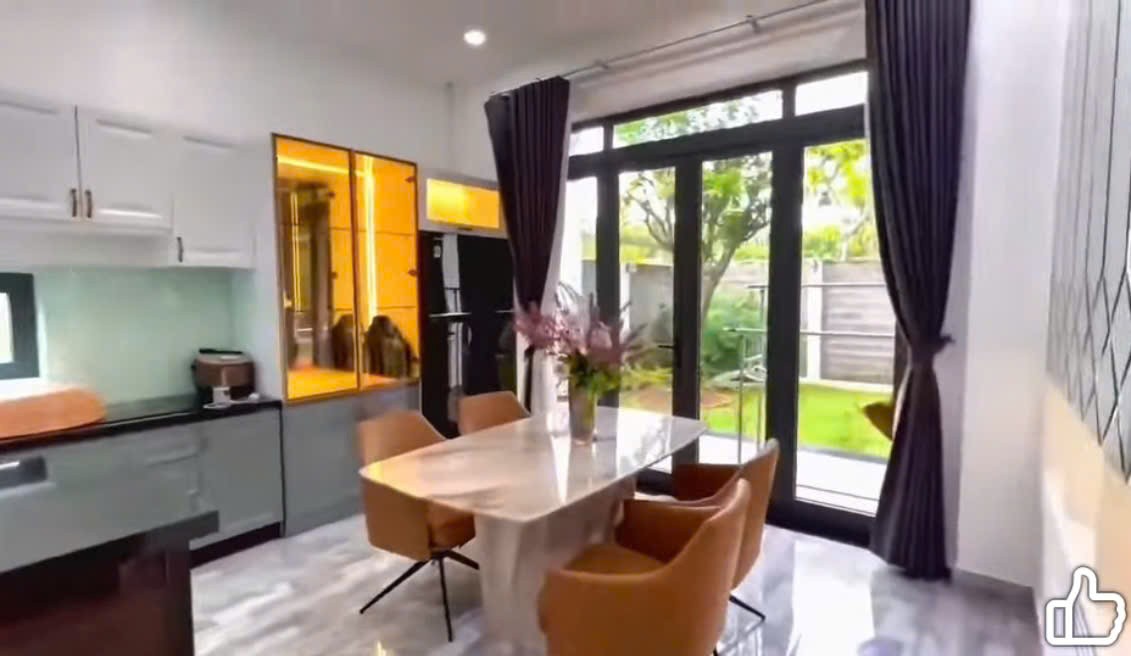 BIỆT THỰ VƯỜN 900m² – HỒ BƠI + XÔNG HƠI – MT ĐƯỜNG 8M BÙI CÔNG TRỪNG 5