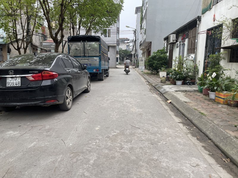 Cần bán 50,78m2 lô góc 3 mặt thoáng ngõ 94/89 Thượng Thanh. Cạnh trường cấp 1 2 3 & Chợ 2