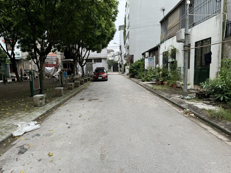 Cần bán 50,78m2 lô góc 3 mặt thoáng ngõ 94/89 Thượng Thanh. Cạnh trường cấp 1 2 3 & Chợ 6
