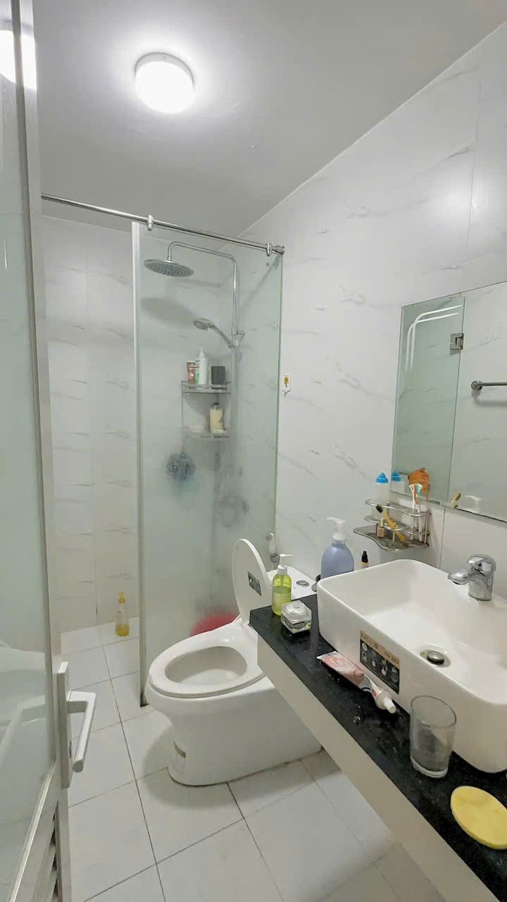 Bán nhà hẻm Tân Hương , p Tân Quý, Tân Phú dt 60m2 3 lầu, 4pn, 5wc giá 8,7 tỷ 8