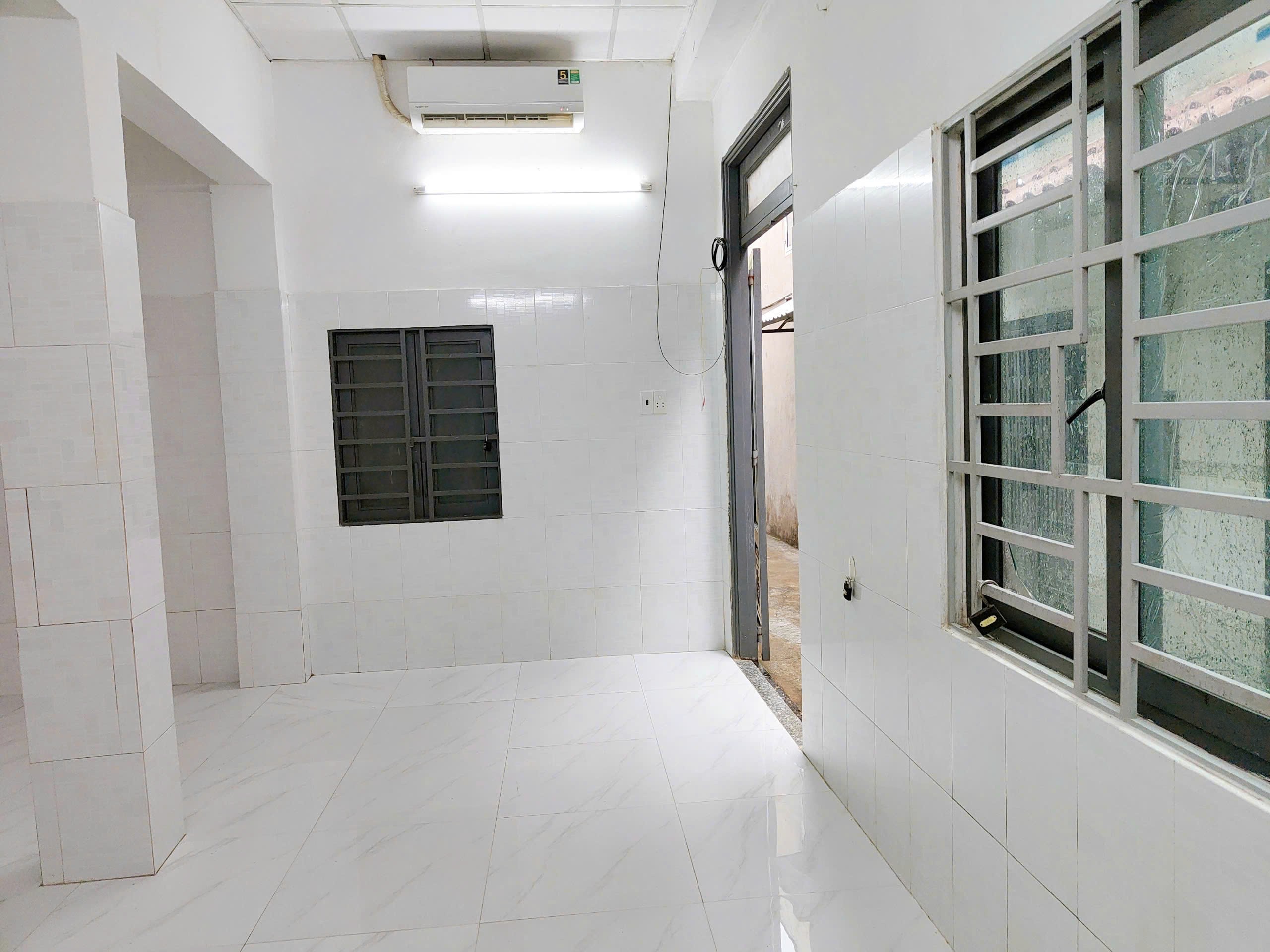 Cần bán Nhà mặt tiền Phường Hiệp Phú, Quận 9, Diện tích 74m², Giá 10 Tỷ 6