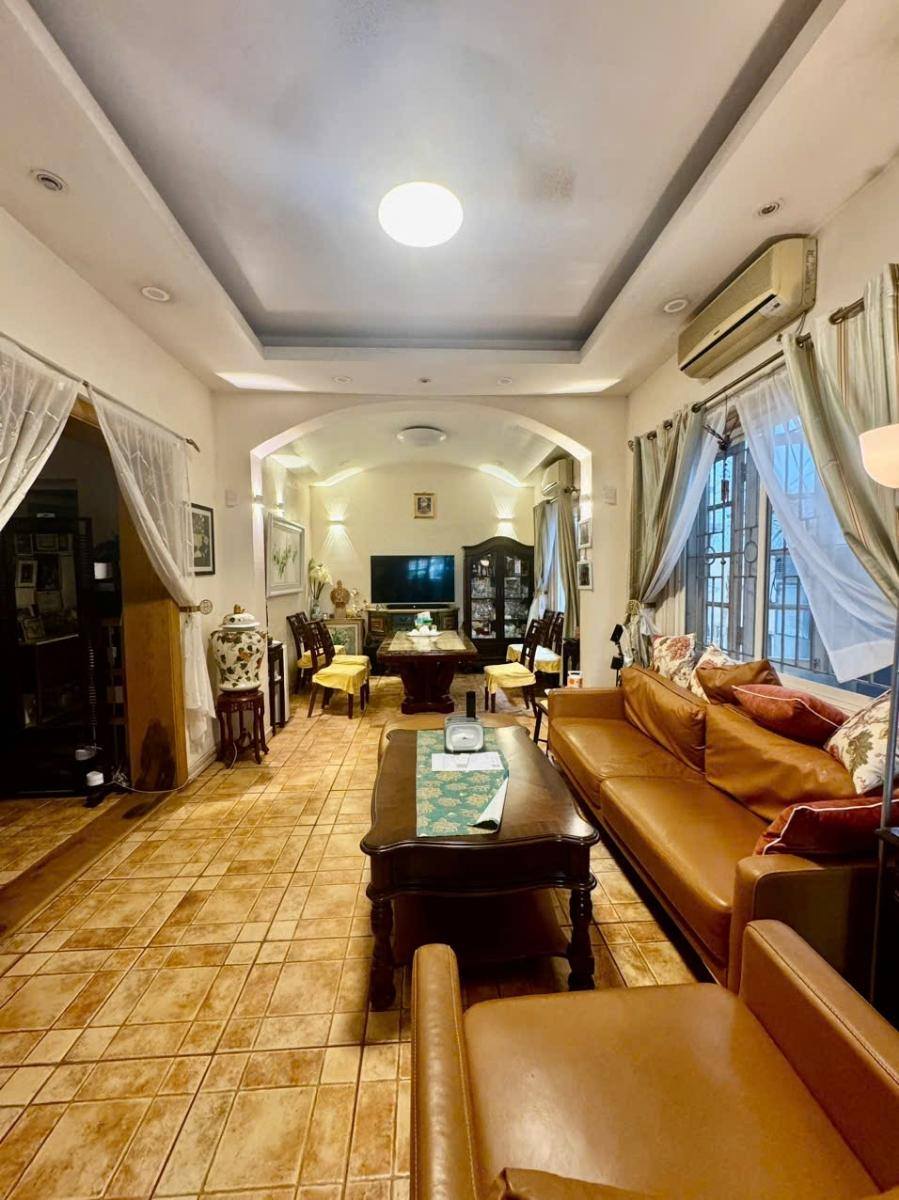 BÁN NHÀ PHÂN LÔ VỈA HÈ KHUẤT DUY TIẾN, DT40M2 5T, OTO TRÁNH, KINH DOANH, VP, NHỈNH 20 TỶ 2