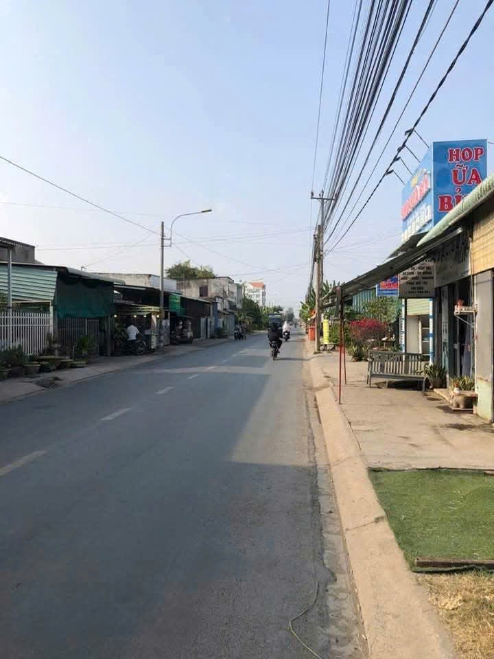 Bán đất thổ cư mt ĐT 833B, Long Cang, Cần Đước dt 137m2 giá 3 tỷ 4