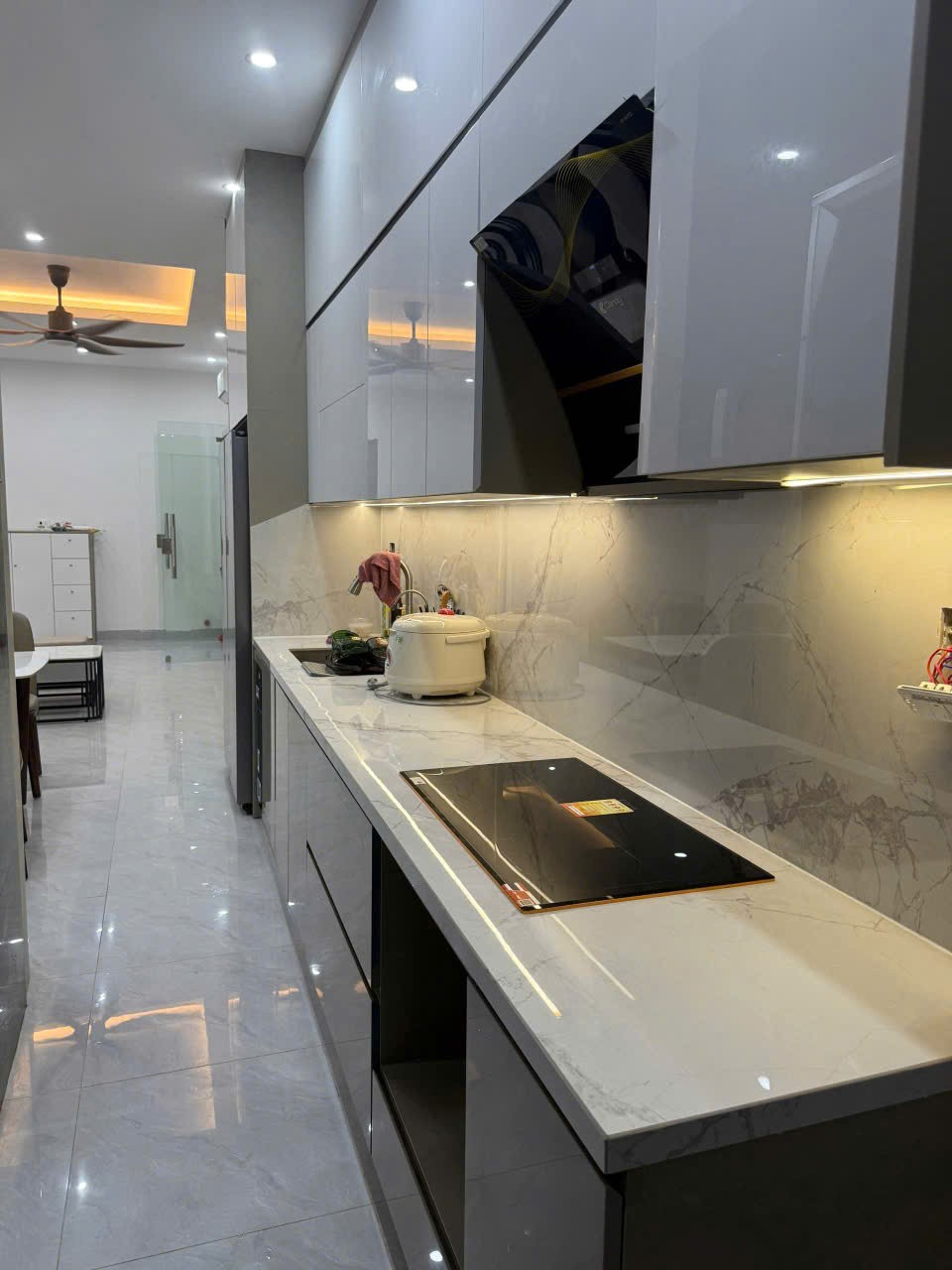 BÁN NHÀ BỒ ĐỀ – LONG BIÊN – 5 TẦNG THANG MÁY - 3 PHÒNG NGỦ– THIẾT KẾ TỐI ƯU – Ở SƯỚNG 5