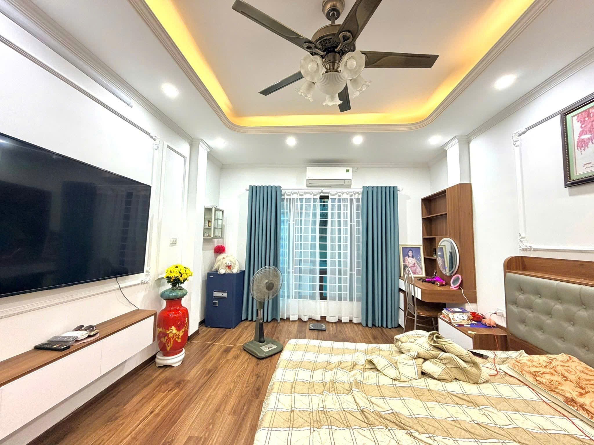 Cần bán Nhà mặt tiền đường Khương Đình 2, Phường Khương Đình, Diện tích 40m², Giá 15 Tỷ 5