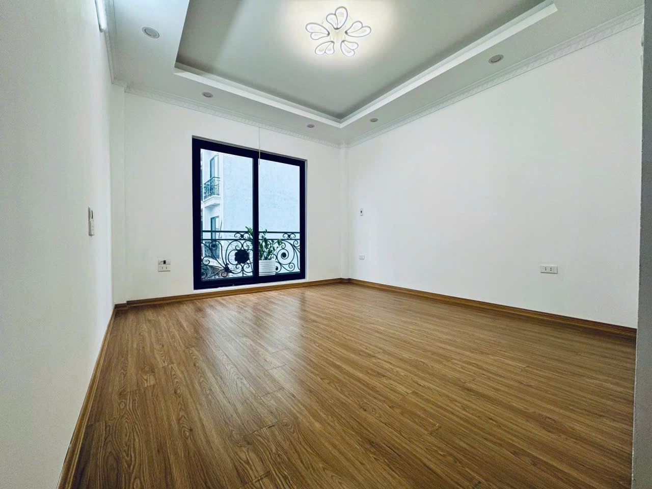 Bán nhà trung tâm Thạch Bàn, Long Biên 30m2 x5 tầng xây mới nhỉnh 6 t.ỷ 3