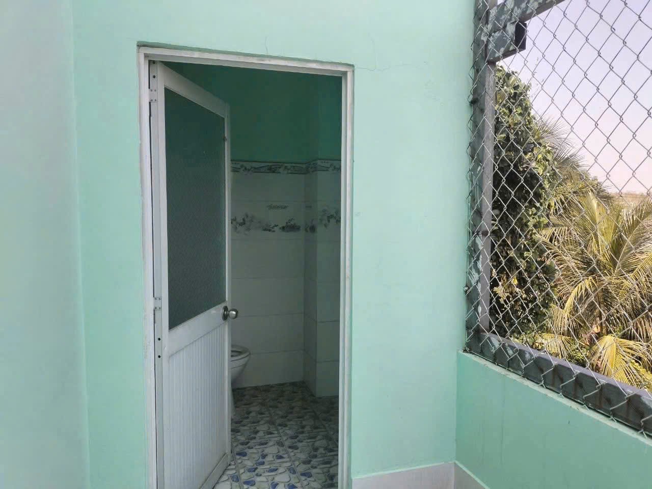 Bán nhà hẻm tỉnh lộ 15, xã Tân Thạnh Đông dt 100m2 full thổ 1 lầu ,3pn ,2wc giá 3,1 tỷ 4