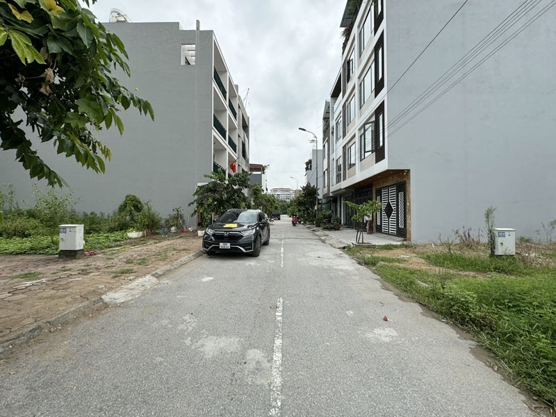 Bán đất tái định cư Trâu Quỳ, 119m2. Vị trí vàng, đường thông phố Thành Trung, kinh doanh tốt 2