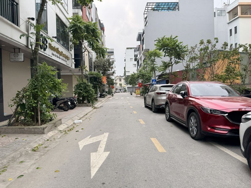 Cần bán 50m2 đất TT1 TĐC Ngọc Thụy. Đường rộng 13m, ngay gần hồ điều hòa và công viên 3