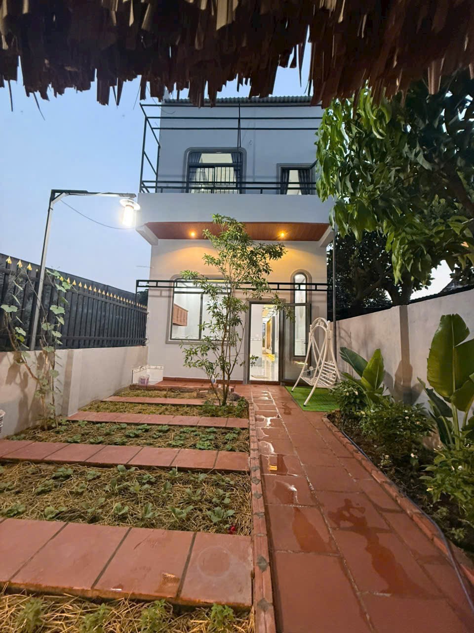 Bán nhà mới xây gần chợ Đình , xã Mỹ Hạnh Bắc dt 210m2 full thổ 1 lầu 4pn, 2wc giá 3,35 tỷ 8