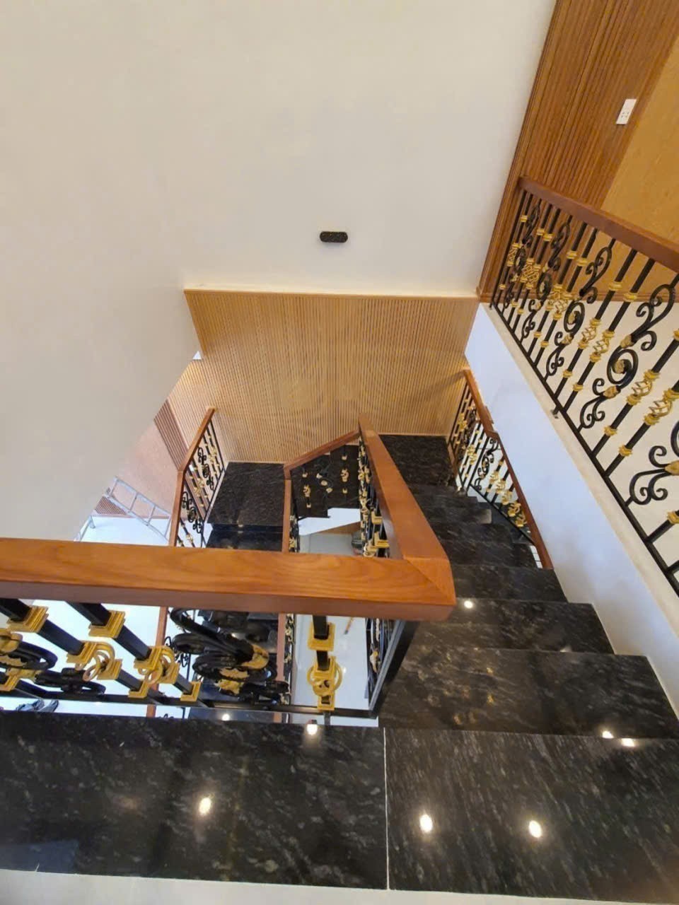 Bán nhà mới xây đường beton oto xã Đức Hòa Hạ dt 125m2 1 lầu 3pn,3wc giá 2,95 tỷ 2