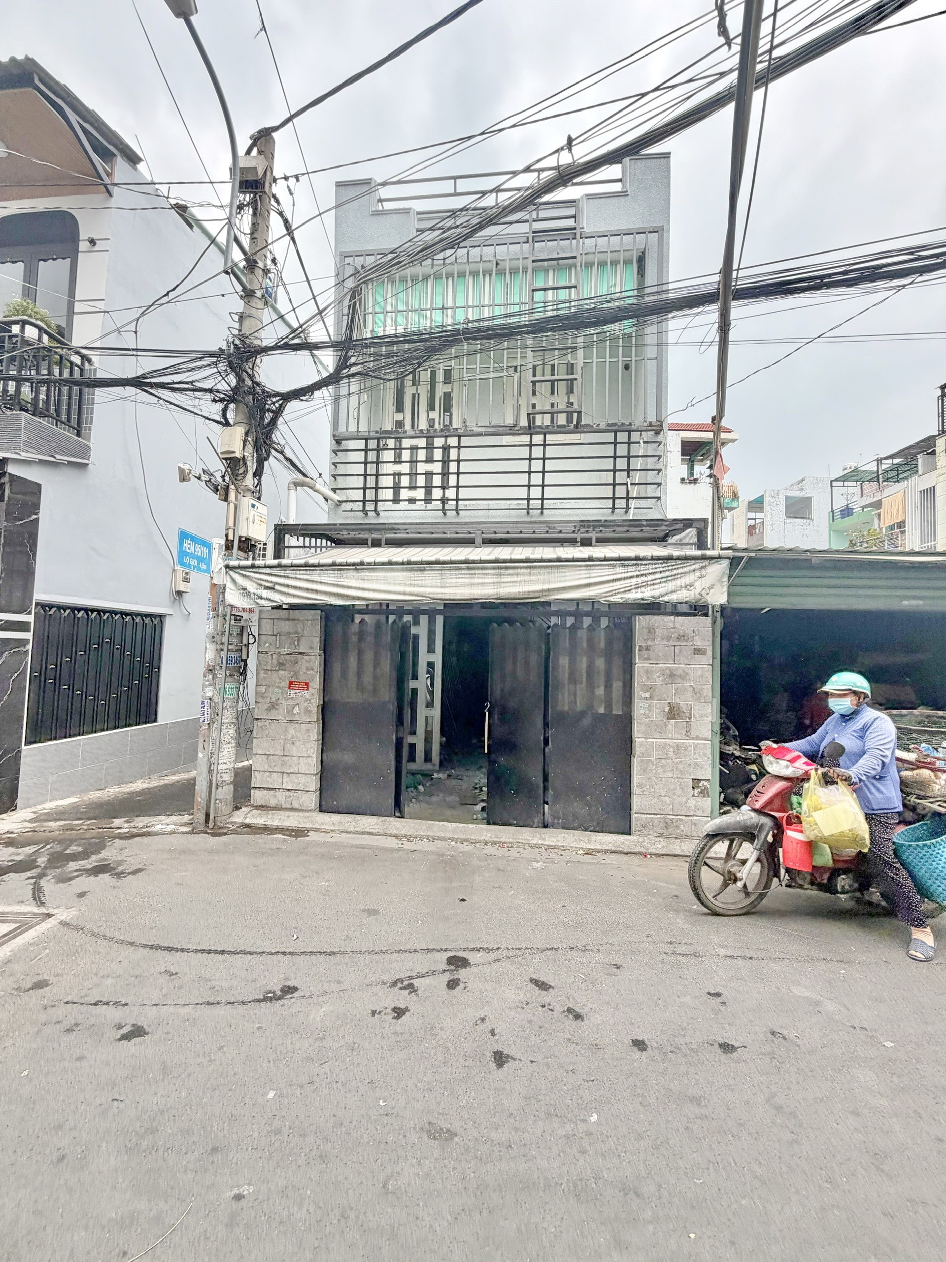 Nhà 2 tầng hẻm xe hơi 95/103 Lê Văn Lương Quận 7