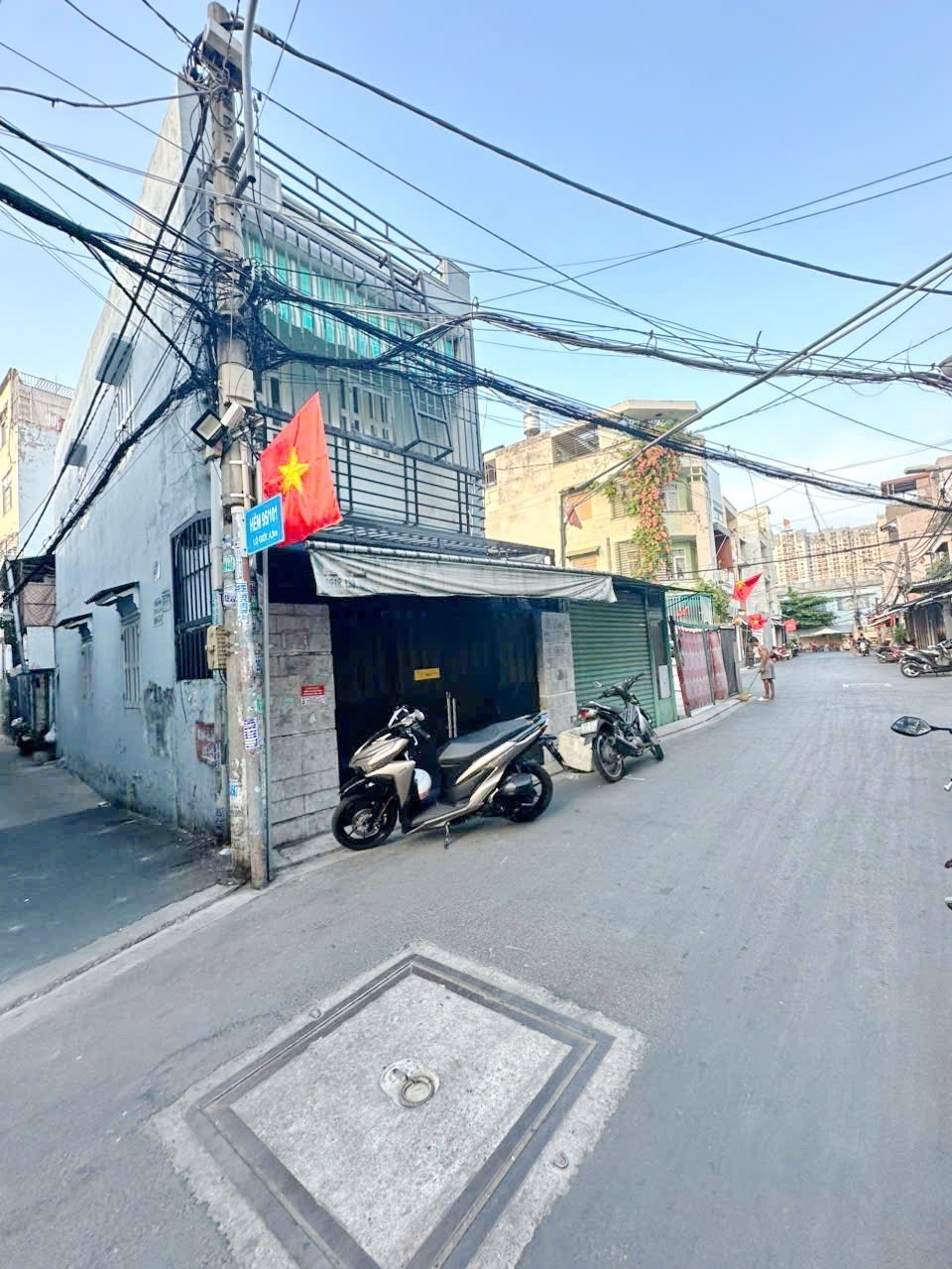 Nhà 2 tầng hẻm xe hơi 95/103 Lê Văn Lương Quận 7 7