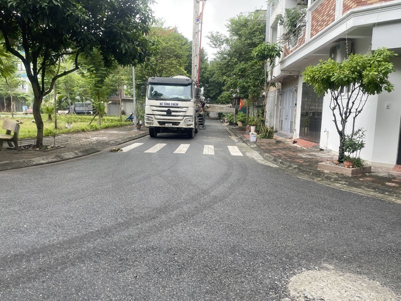 Cần bán 40m2 lô góc nhà 4 tầng, khu TĐC Giang Biên. Cách phố Phạm Khắc Quảng & tường Tràng An 20m 2