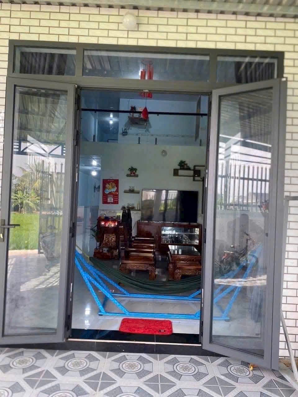 Bán nhà cấp 4 xã Mỹ Yên, Bến Lức hướng Tây Bắc, dt 115m2 1 lửng 2pn,1wc giá 1,4 tỷ 2