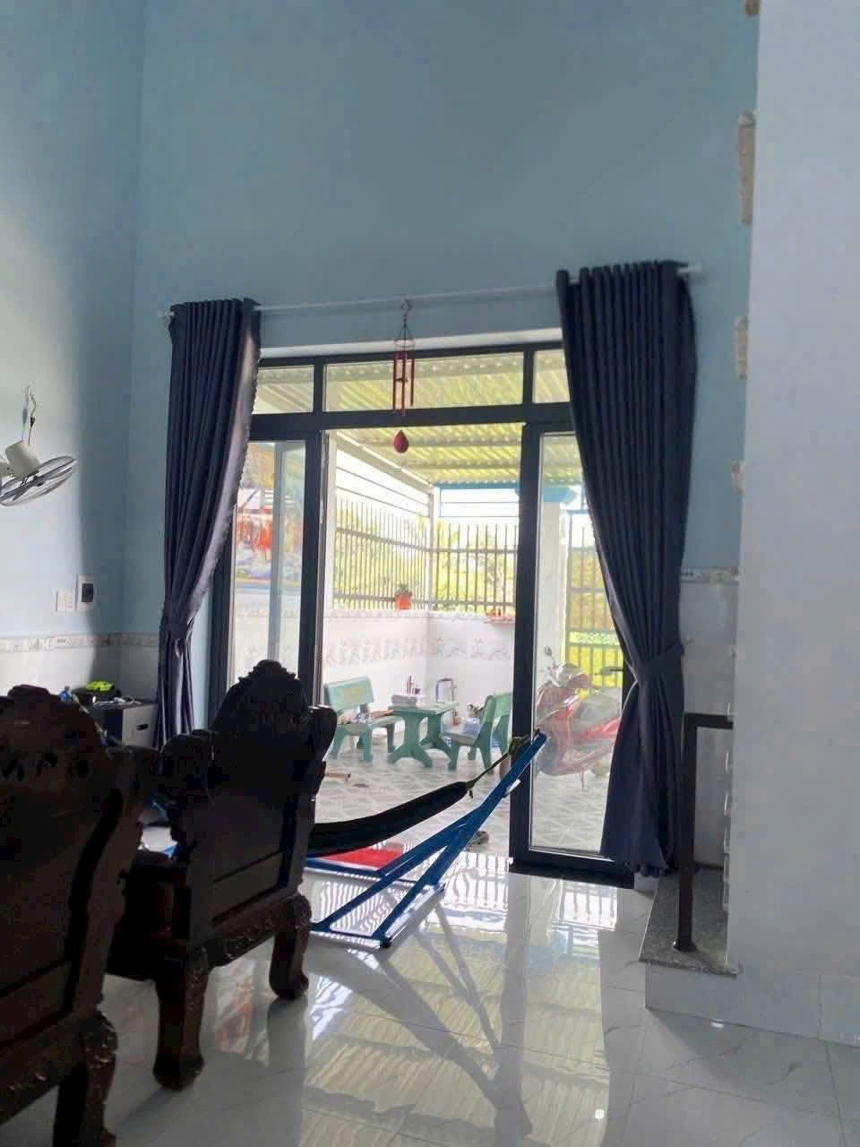 Bán nhà cấp 4 xã Mỹ Yên, Bến Lức hướng Tây Bắc, dt 115m2 1 lửng 2pn,1wc giá 1,4 tỷ 5