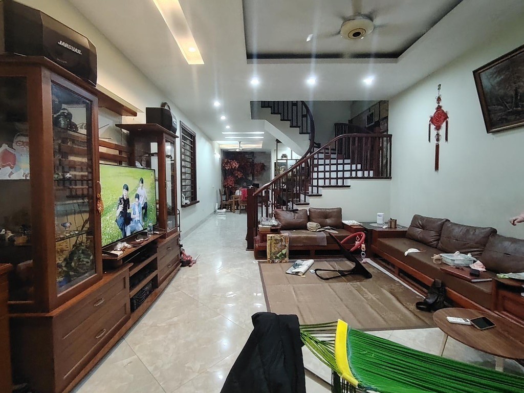 Bán nhà 4T hoa lâm, ô cách. Siêu rộng 106m sân vườn, giá chỉ nhỉnh 15t còn tl 2