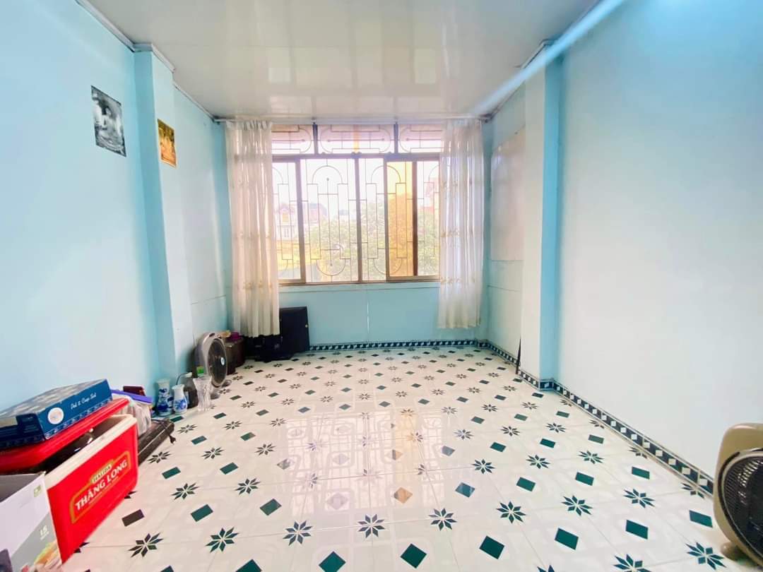 Bán nhà số 1 mặt Ngõ Hòa Bình 7 42m2 5.45 tỷ ô tô tránh đường thông các ngã. 3