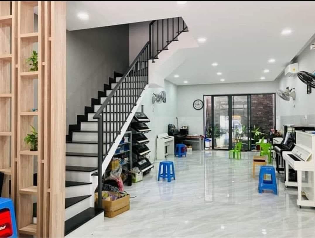 Cần bán Căn hộ chung cư đường Trần Huy Liệu, Phường Thị Nại, Diện tích 80m², Giá 6.3 Tỷ 2