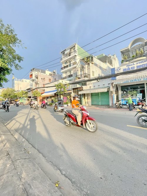 Cần bán Nhà mặt tiền đường Trần Xuân Soạn, Phường Tân Hưng, Diện tích 70m², Giá 15.9 Tỷ 2