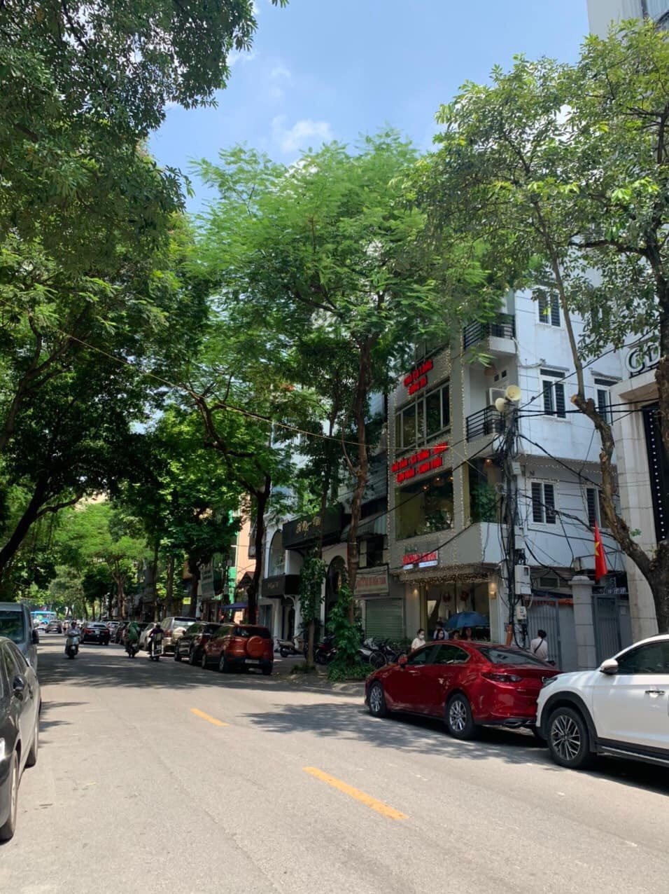 Cho thuê nhà mặt phố Trần Đại Nghĩa nhà 6 tầng giá 90 triệu/tháng.