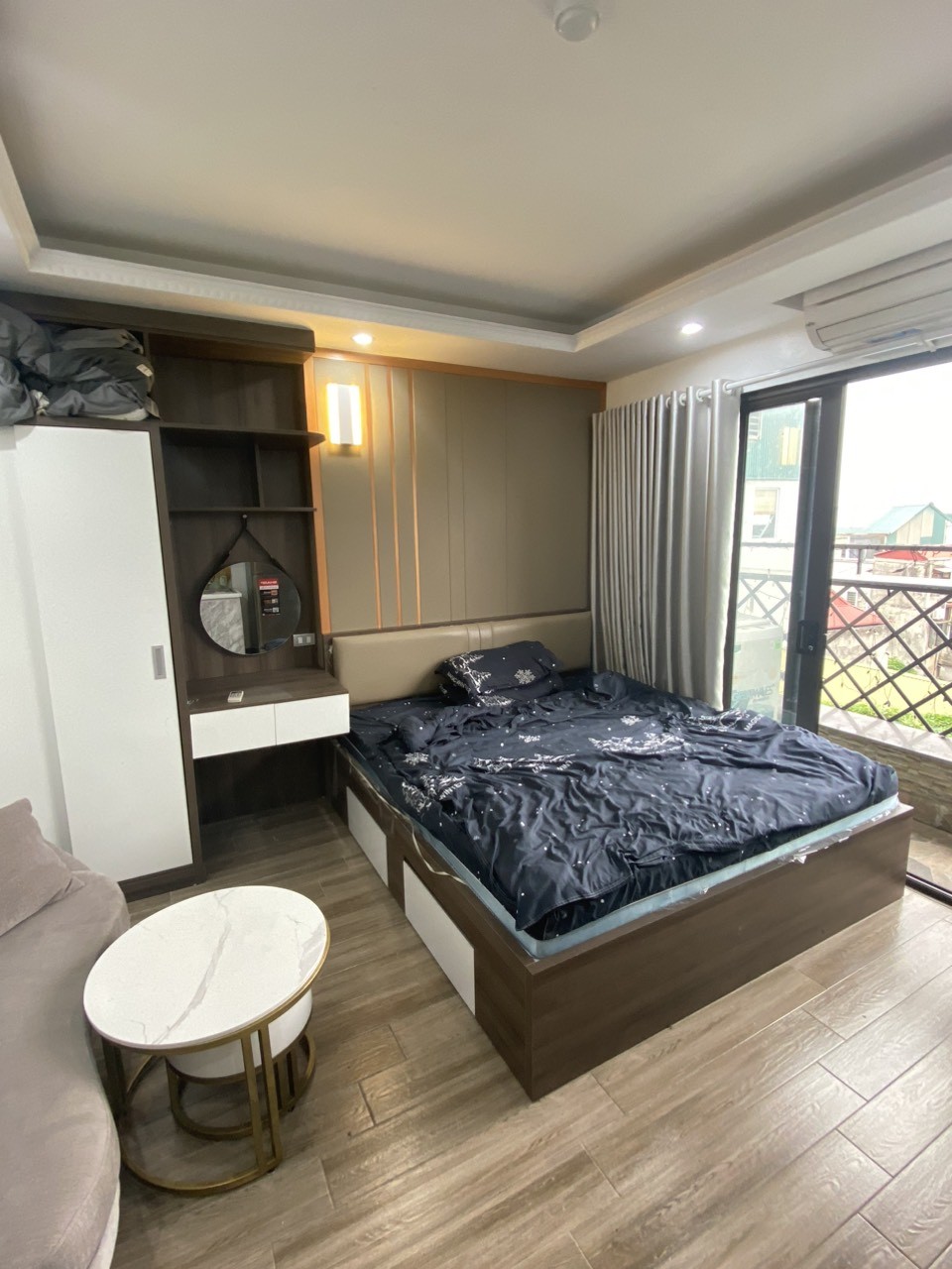 Cho thuê Căn Apartment giá rẻ tại Ngõ 193 Trích Sài, Tây Hồ.  View hồ bất tận. Chỉ 6tr 4