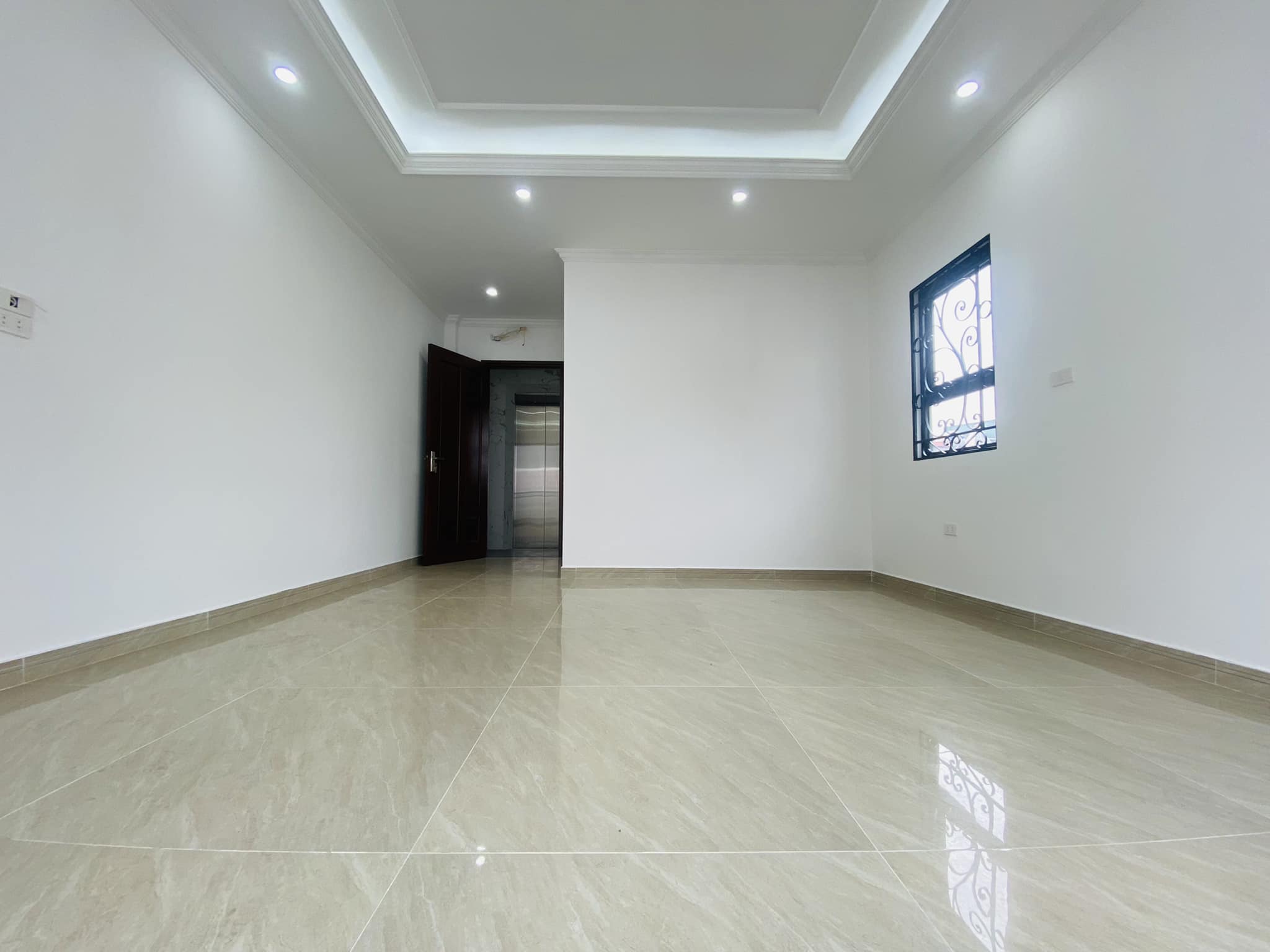 Bán nhà Hồ Tùng Mậu, 54m2 xây mới 7 tầng lô góc 2 mặt ngõ ô tô 7 chỗ vào nhà 7