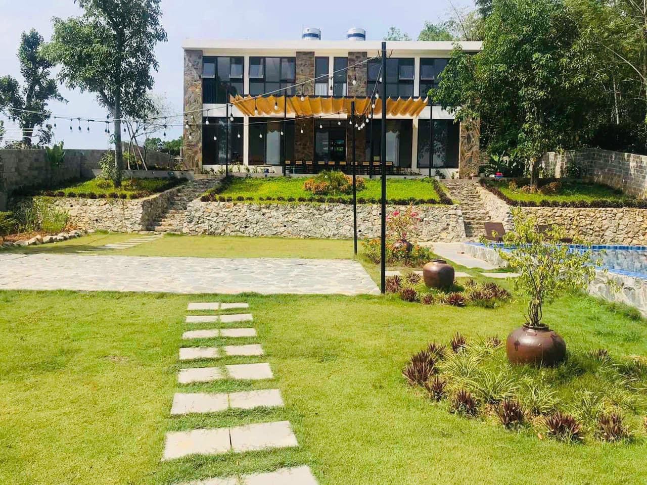 Cần bán Homestay - Khách Sạn đường Quốc lộ 6, Xã Hòa Sơn, Diện tích 1900m², Giá Thương lượng 5