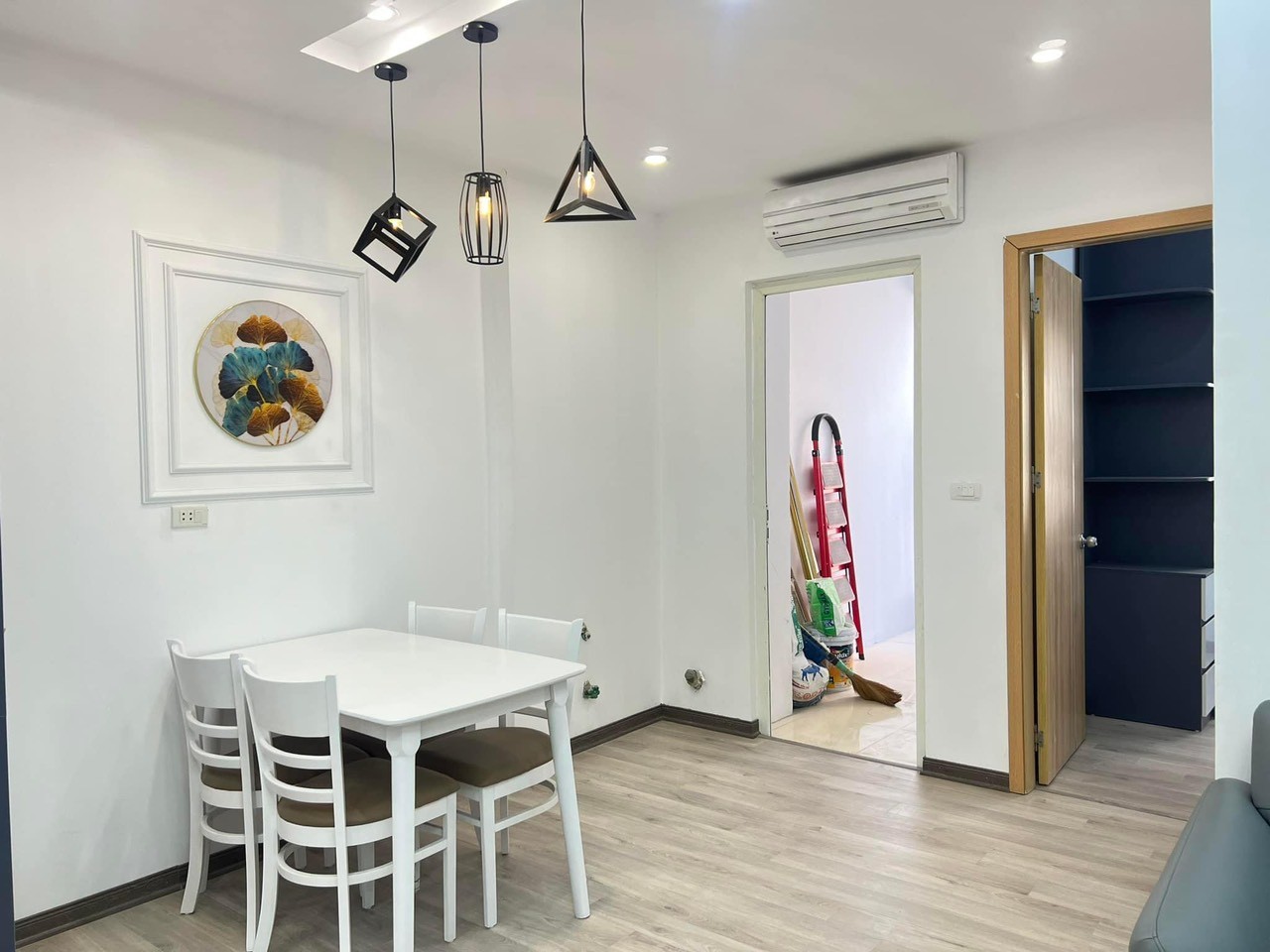 Cần bán gấp căn hộ 70m mới được làm lại nội thất mới tại KDT Thanh Hà Hà Đông 4