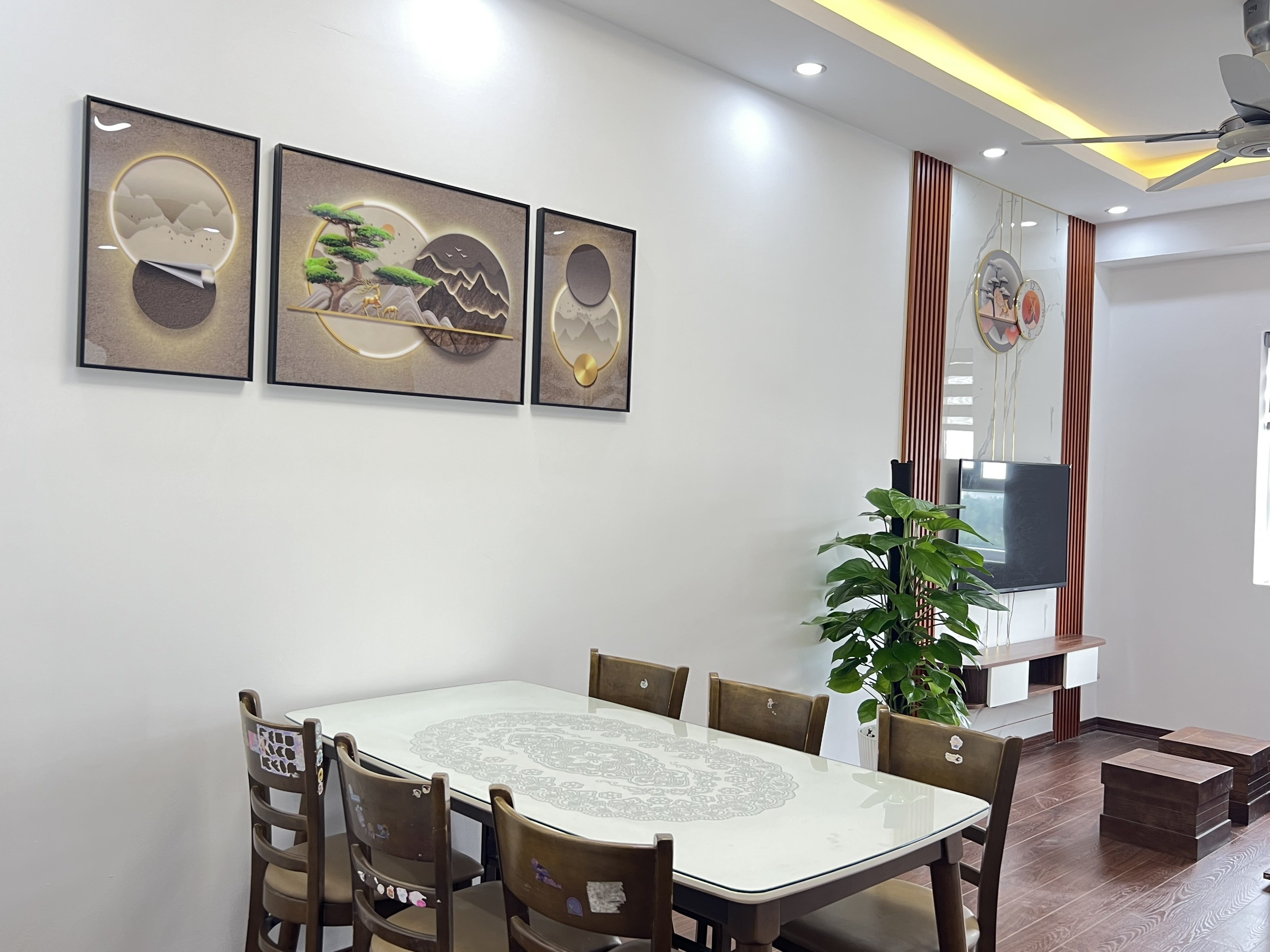 Cần bán căn hộ 70m view Hồ điều hòa, full nội thất mới tại KDT Thanh Hà Mường Thanh 4