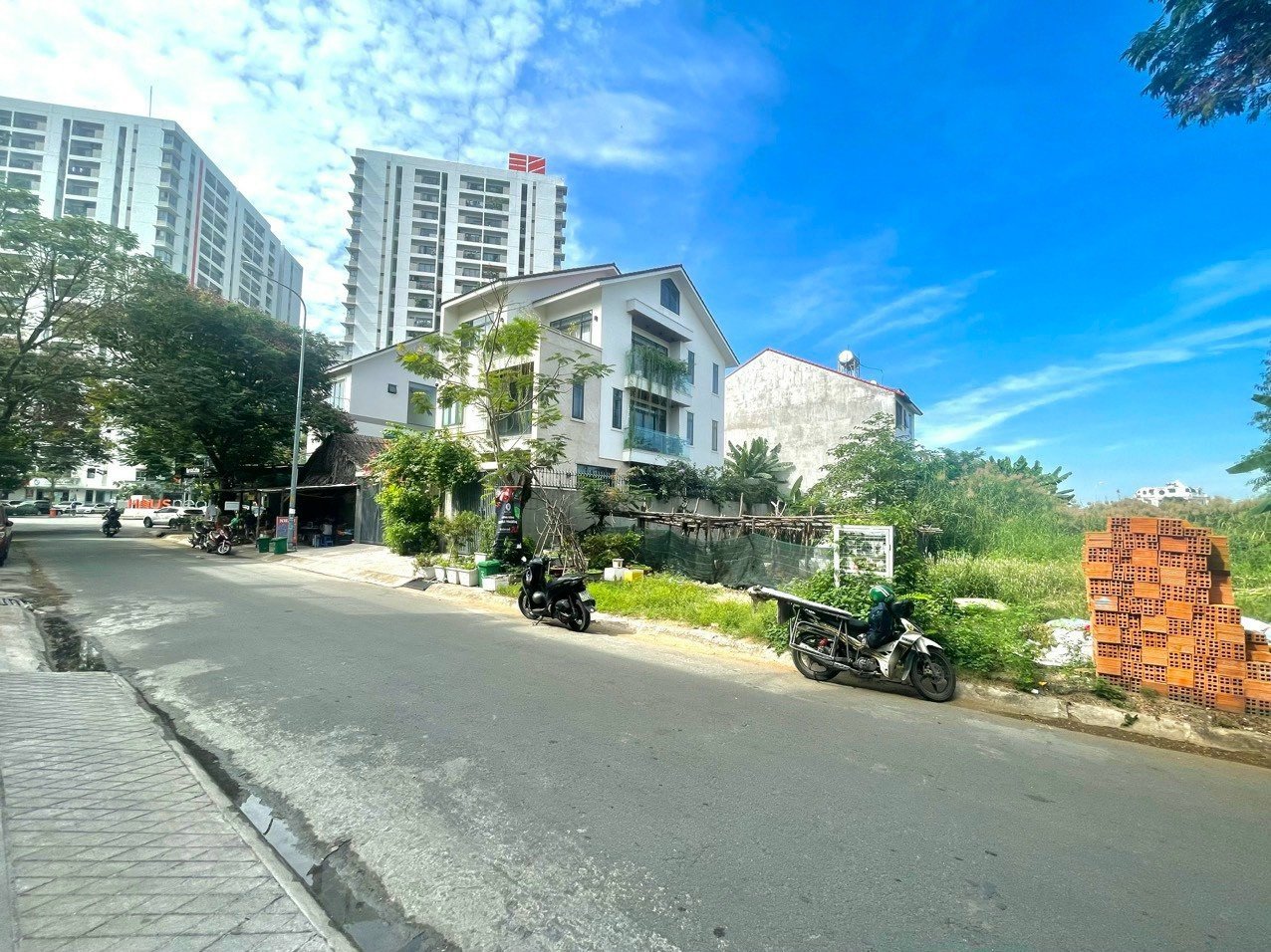 Cần bán Đất Phường Phú Hữu, Quận 9, Diện tích 200m², Giá 63 Triệu/m²