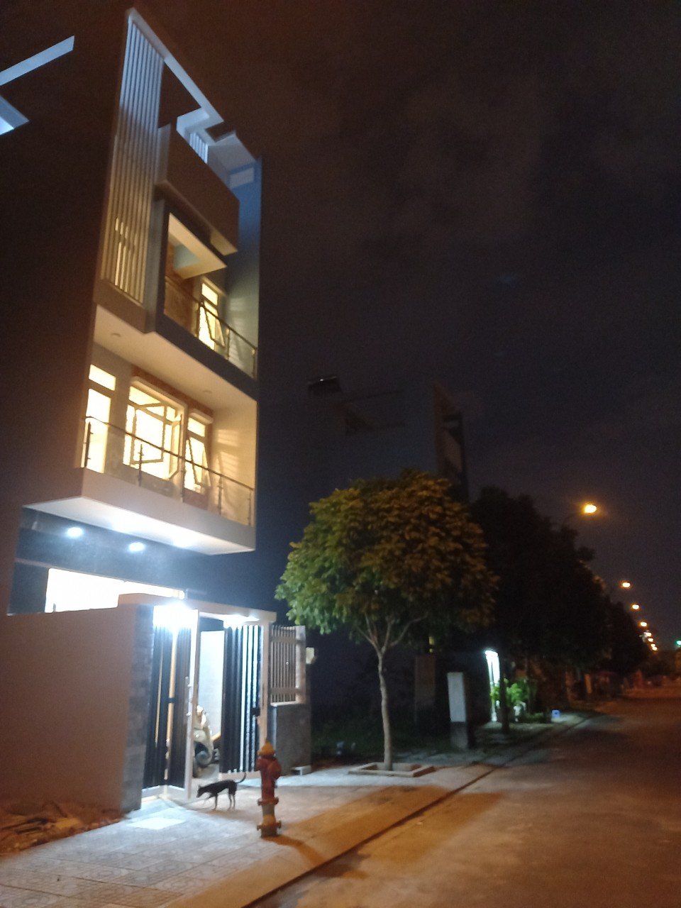 Cần bán Nhà mặt tiền Phường Phước Long B, Quận 9, Diện tích 140m², Giá 55 Triệu/m²